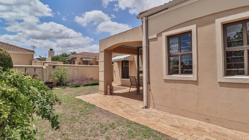 3 Bedroom Property for Sale in Uitzicht Western Cape